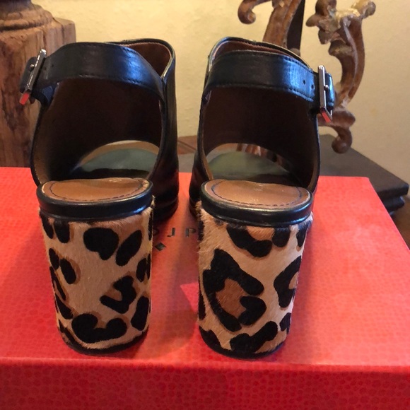 Donald Pliner! 😱😱 - Picture 3 of 8